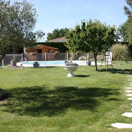 Chez Mimi Et Jp B&B Lagrave